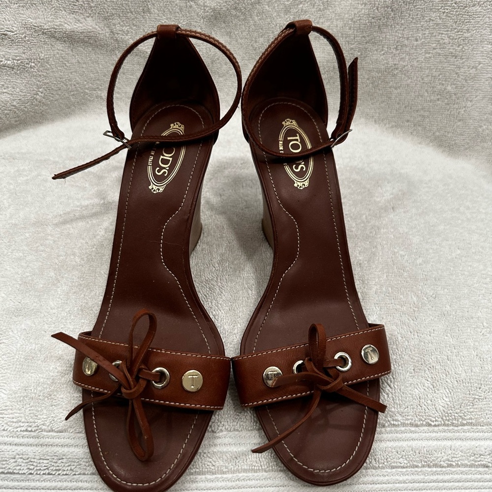 TOD’S WEDGE SANDAL BROWN SIZE 7.5